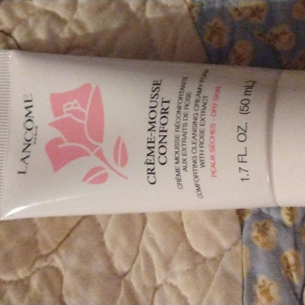 Lancome Rose Cleansing foam - Picture 1 of 3